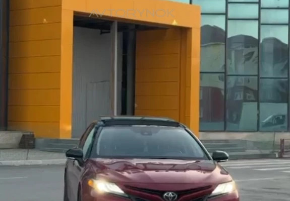 Toyota Camry 2021 года