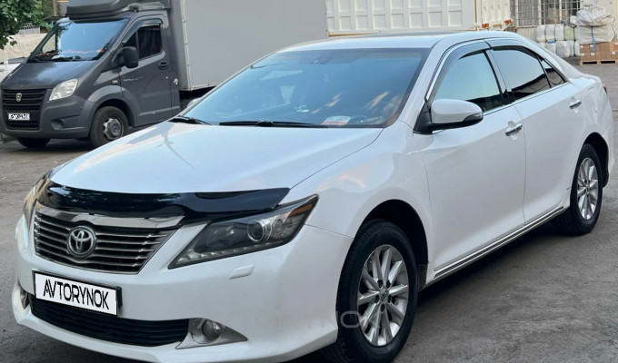 Toyota Camry 2012 года