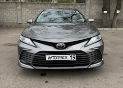 Toyota Camry 2022 года