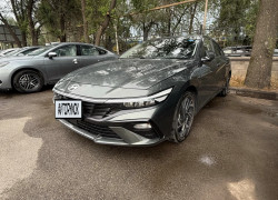 Hyundai Elantra 2023 года