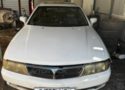 Mitsubishi Diamante 1995 года