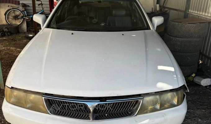 Mitsubishi Diamante 1995 года