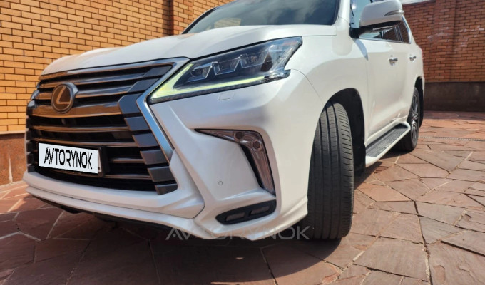 Lexus LX 2018 года