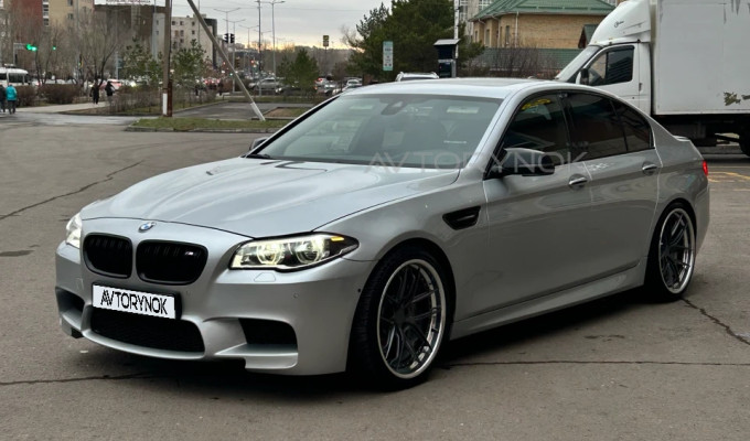 BMW 5 серия 2016 года