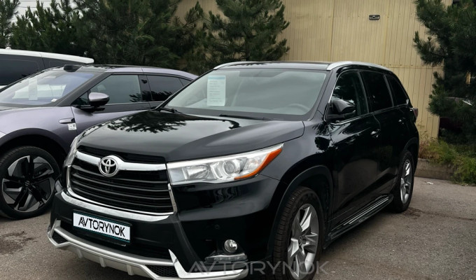 Toyota Highlander 2017 года
