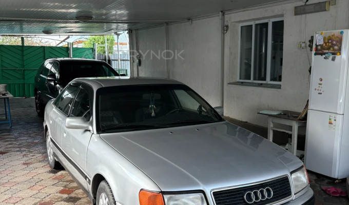 Audi 100 1992 года