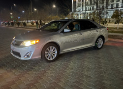 Toyota Camry 2013 года
