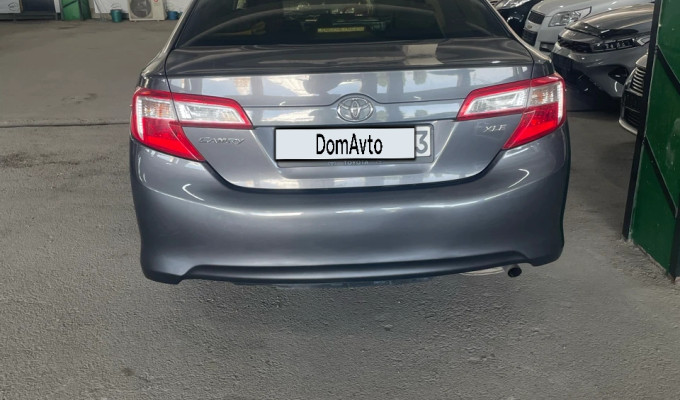 Toyota Camry 2012 года