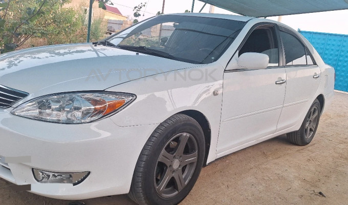Toyota Camry 2005 года