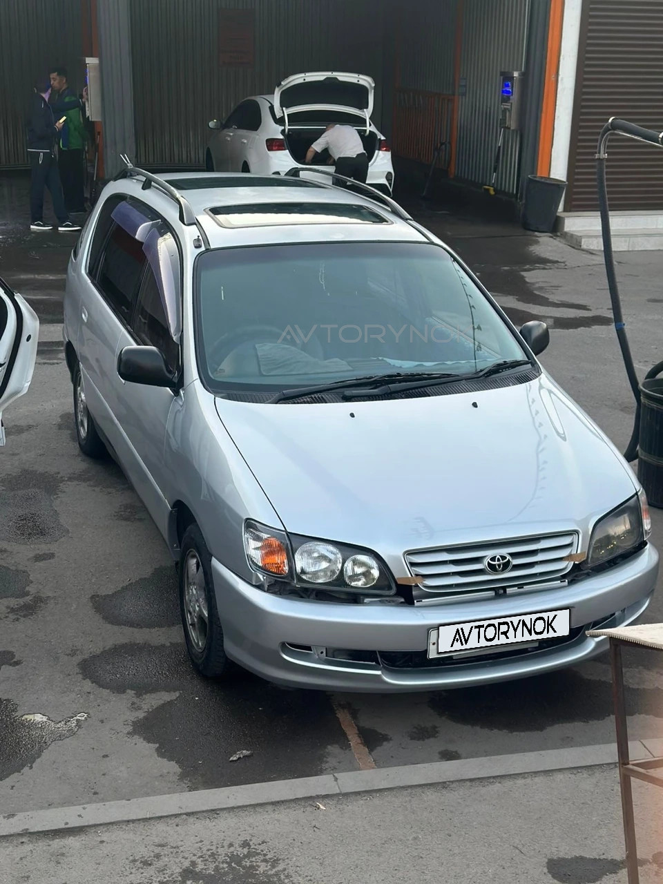 Toyota Ipsum, 1997