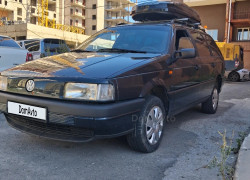 Volkswagen Passat 1993 года