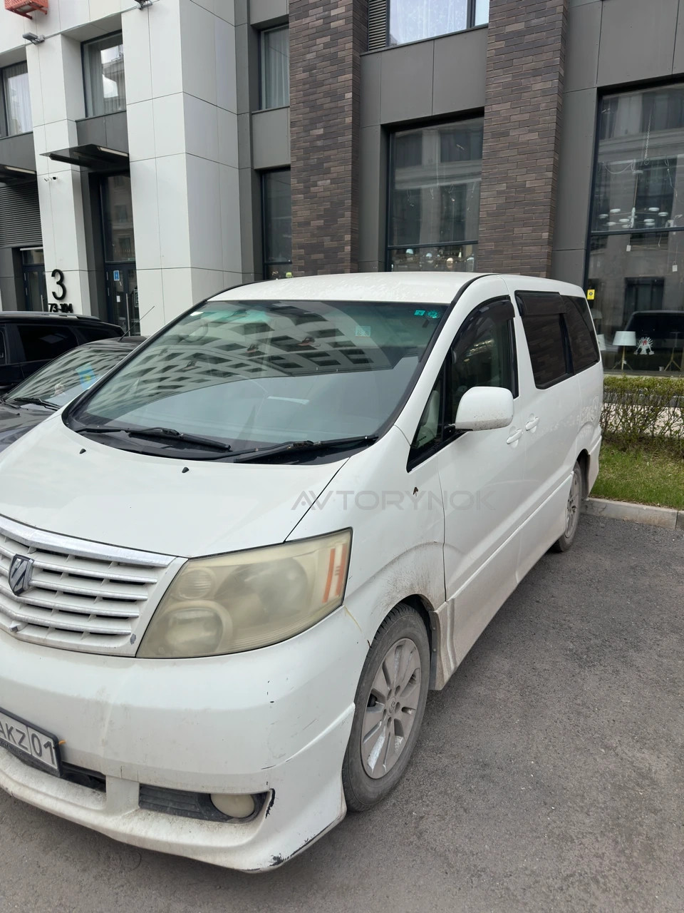 Toyota Alphard, 2004