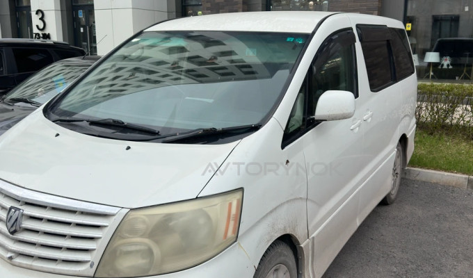 Toyota Alphard 2004 года