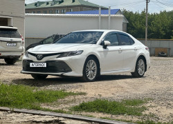 Toyota Camry 2020 года