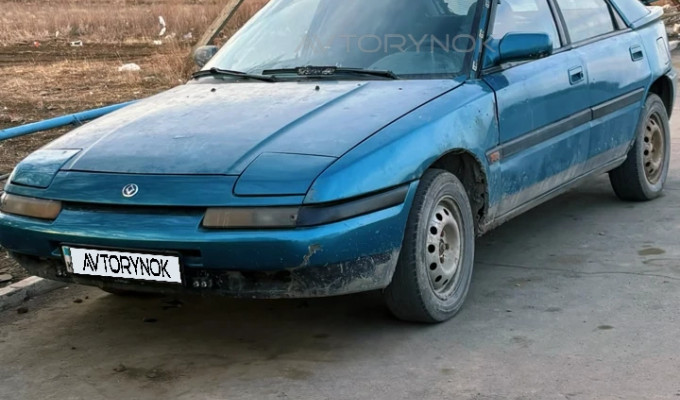 Mazda 323 1992 года