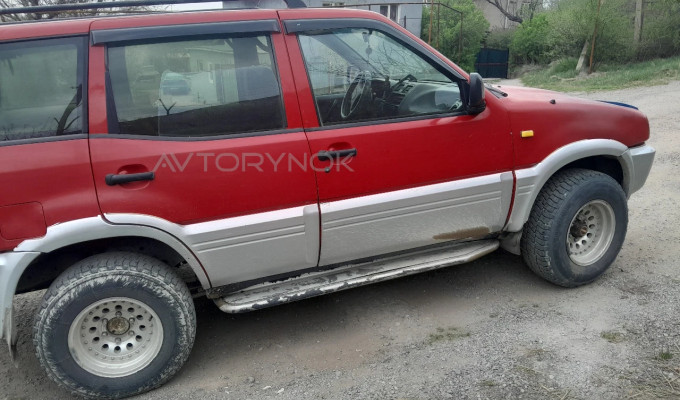 Nissan Terrano 1994 года