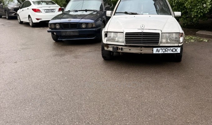 Mercedes-Benz E-Класс 1992 года