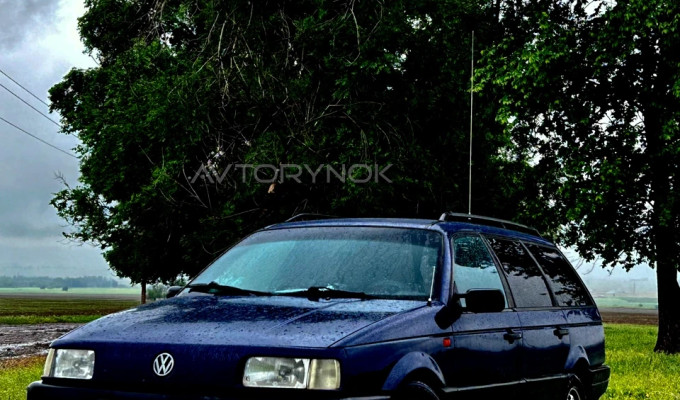 Volkswagen Passat 1993 года