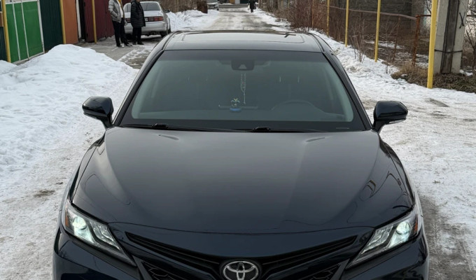 Toyota Camry 2021 года