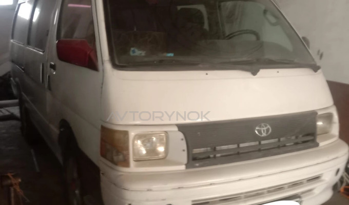 Toyota Hiace 1998 года