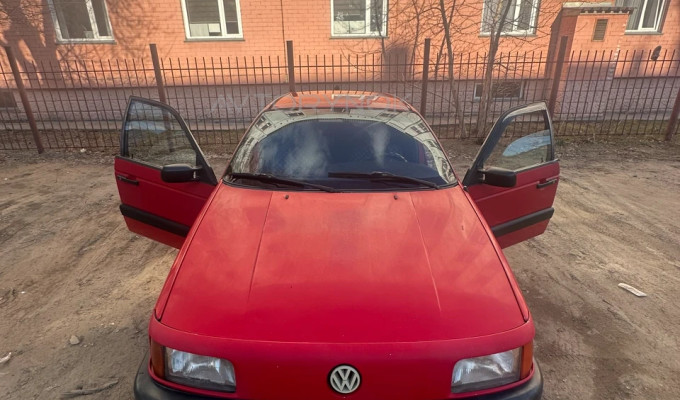 Volkswagen Passat 1993 года