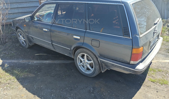 Mazda 323 1988 года