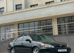 Toyota Camry 2003 года