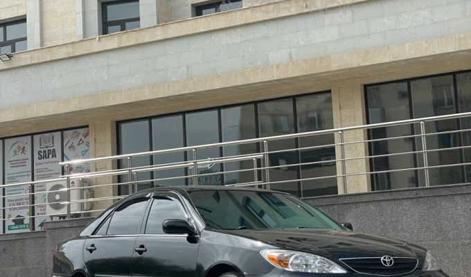 Toyota Camry 2003 года
