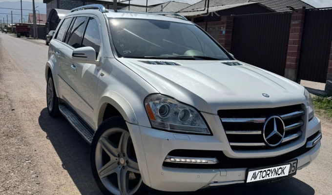 Mercedes-Benz GL-Класс 2011 года