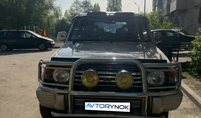 Mitsubishi Pajero 1993 года