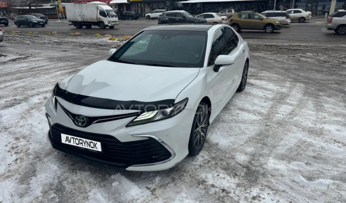 Toyota Camry 2022 года