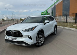 Toyota Highlander 2022 года