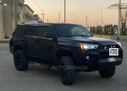 Toyota 4Runner 2020 года