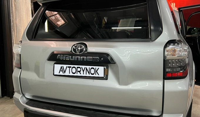 Toyota 4Runner 2020 года