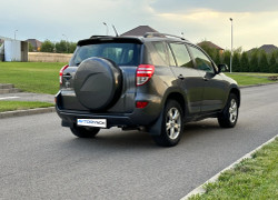 Toyota RAV4 2008 года