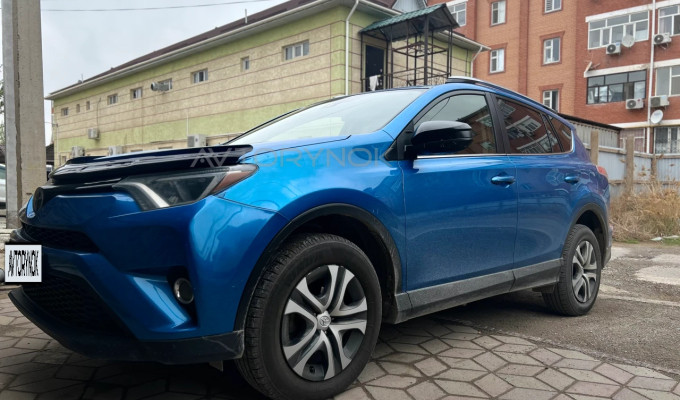 Toyota RAV4 2018 года