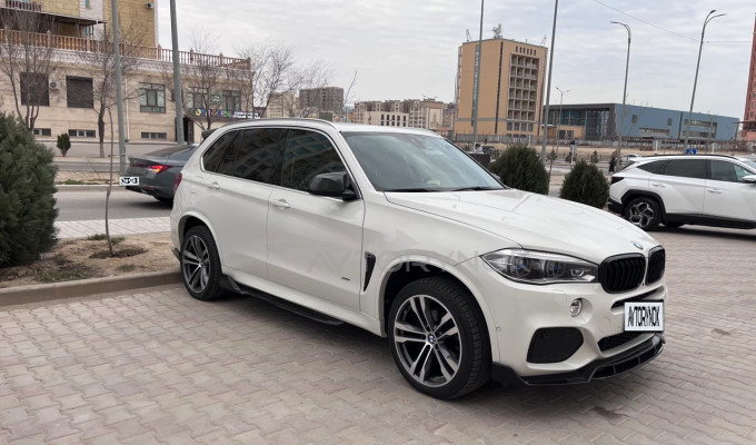 BMW X5 2015 года