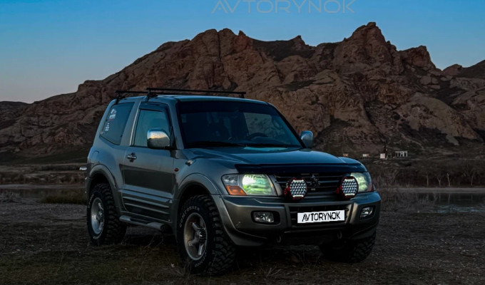 Mitsubishi Pajero 2002 года