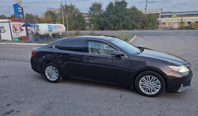 Lexus ES 2013 года
