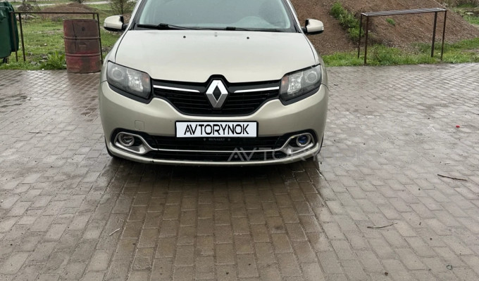Renault Logan 2015 года