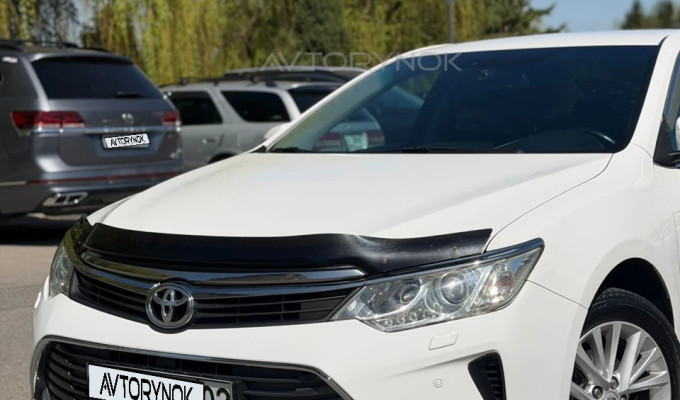 Toyota Camry 2015 года