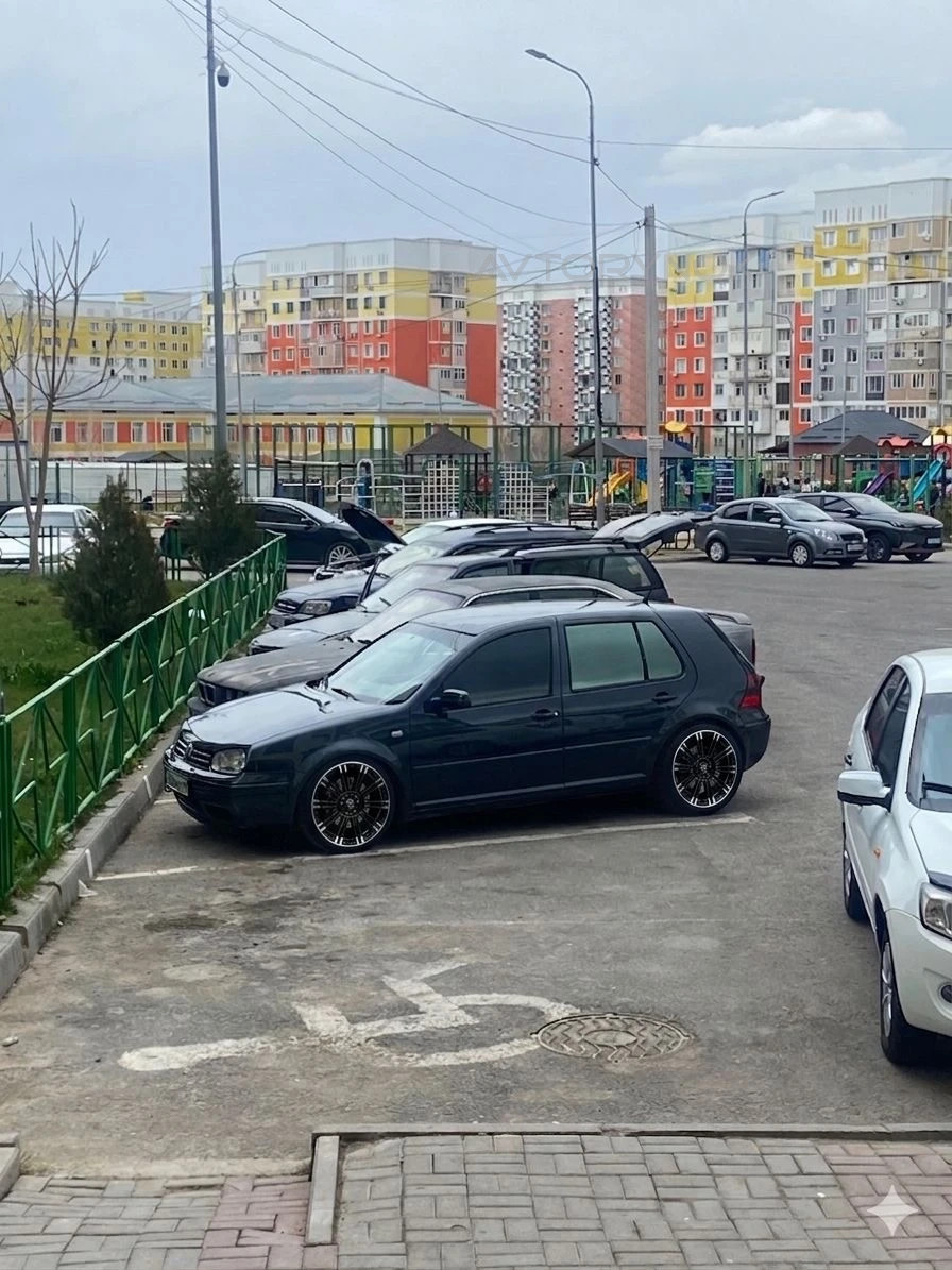 Volkswagen Golf, 2001