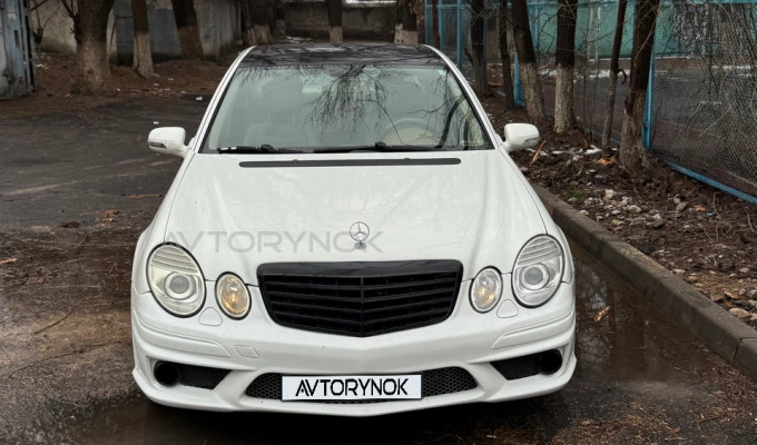 Mercedes-Benz E-Класс 2008 года