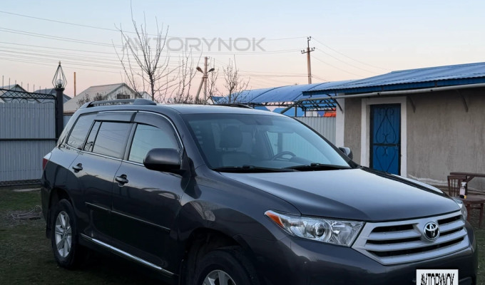 Toyota Highlander 2013 года