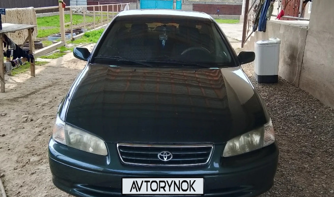 Toyota Camry 2001 года