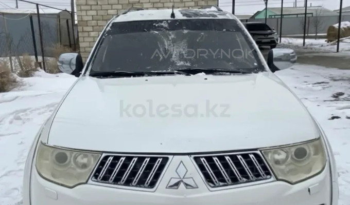 Mitsubishi Pajero Sport 2013 года
