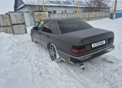 Mercedes-Benz E-Класс 1988 года