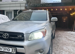 Toyota RAV4 2007 года