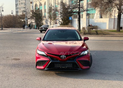 Toyota Camry 2021 года