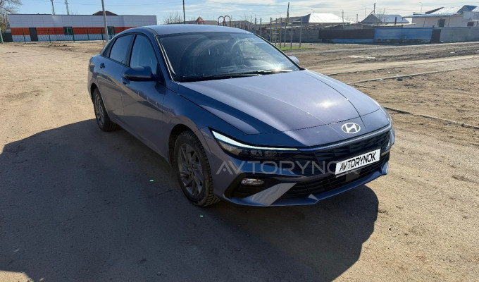 Hyundai Elantra 2025 года